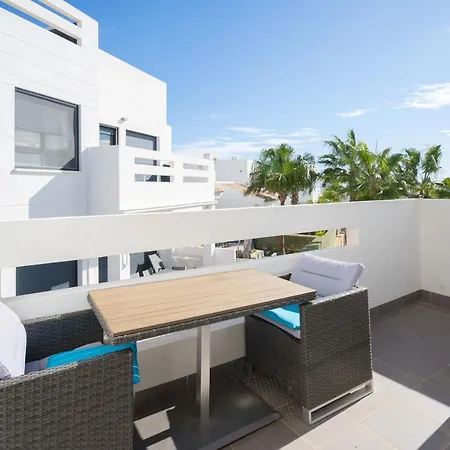 Maya Dehesa de Campoamor (Orihuela Costa)